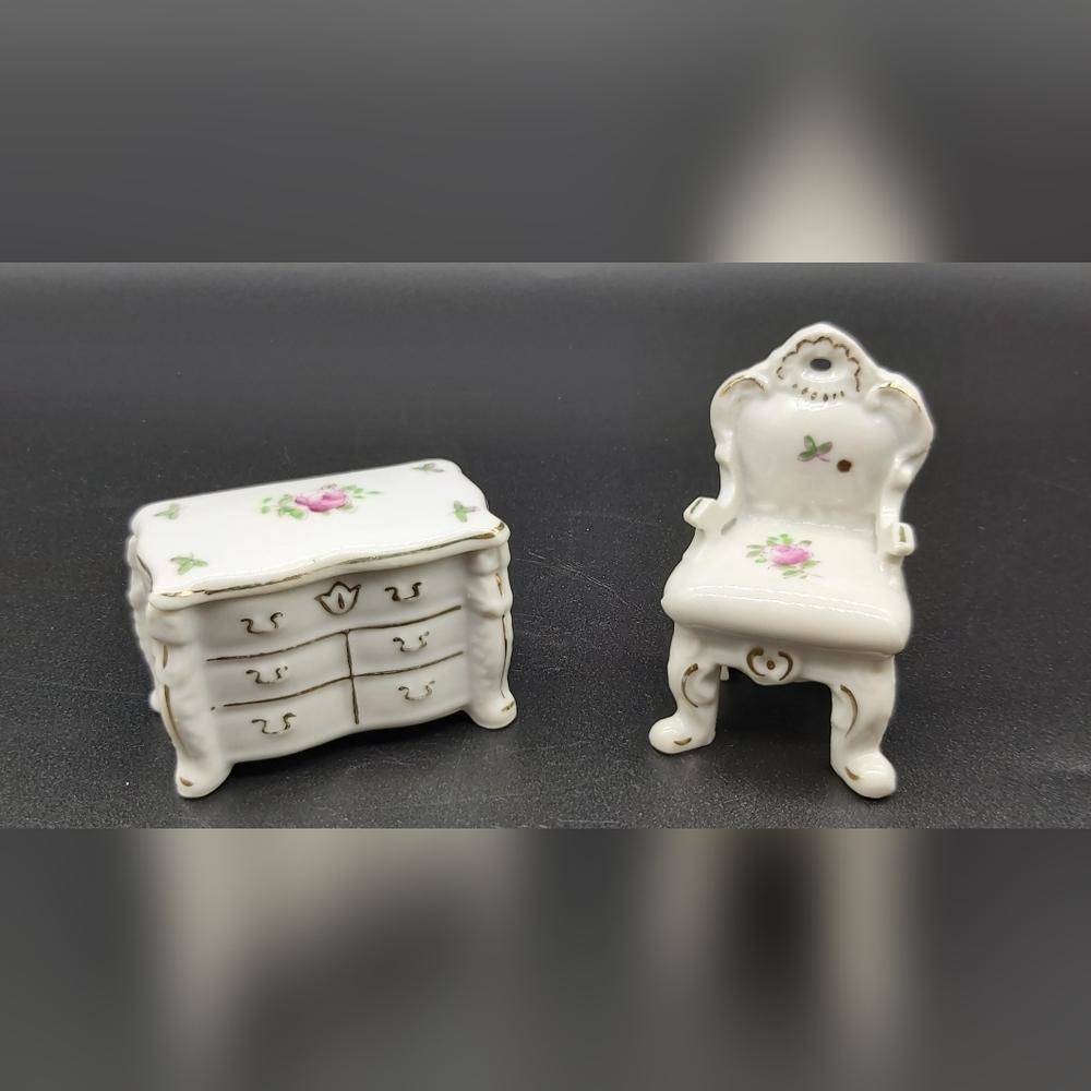 Vintage Porcelain doll furniture